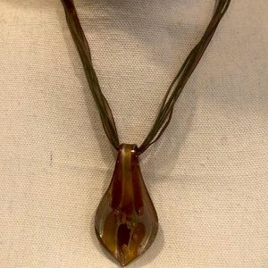 Glass pendant necklace